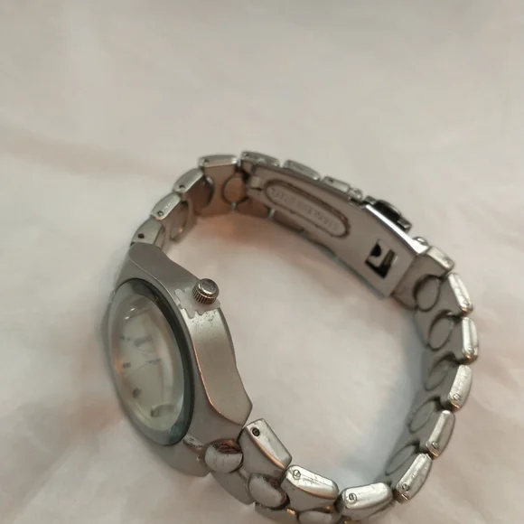 Charles Raymond silver tone women's watch - Picture 3 of 9